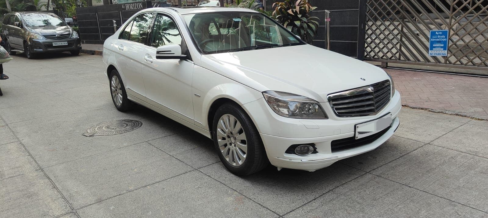 MERCEDES BENZ C200, photo 1 of 2